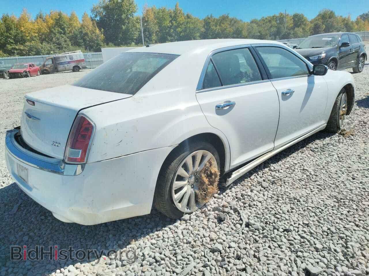 2014 CHRYSLER 300 - VIN: 2C3CCAAG0EH327799 - Фото 4