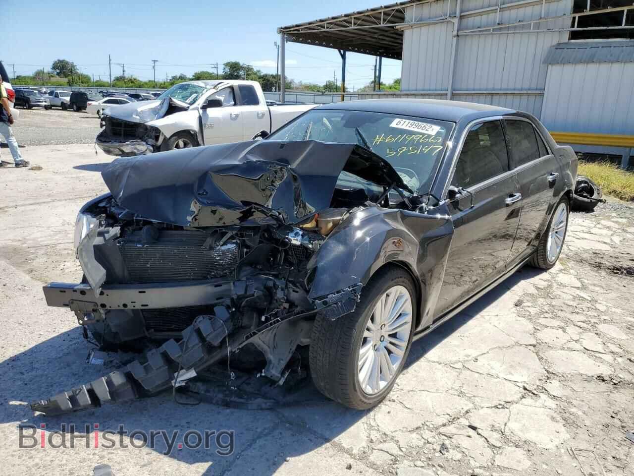2011 CHRYSLER 300 - VIN: 2C3CA6CT2BH595147 - Фото 2