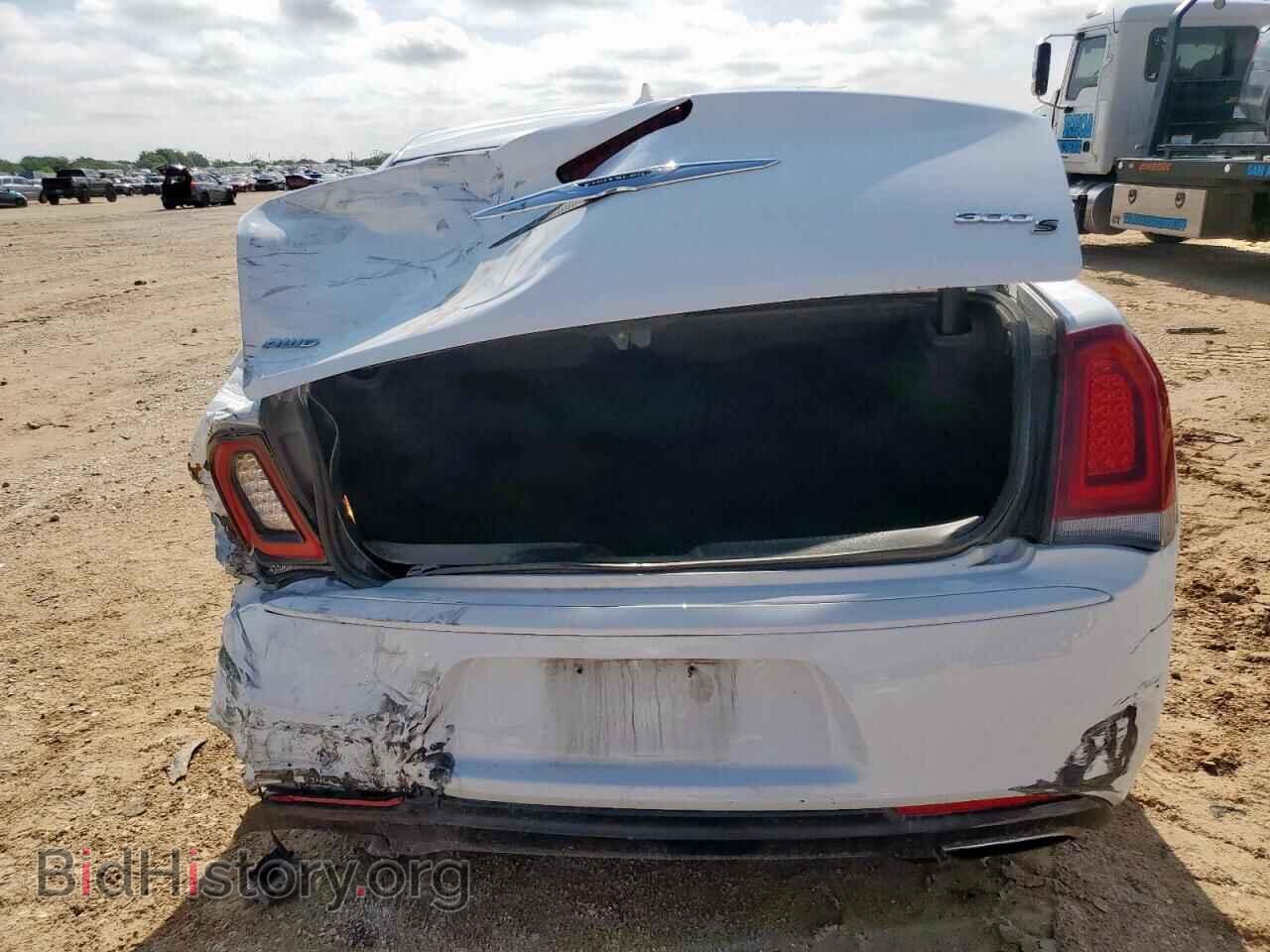 2019 CHRYSLER 300 - VIN: 2C3CCAGG5KH634419 - Фото 6