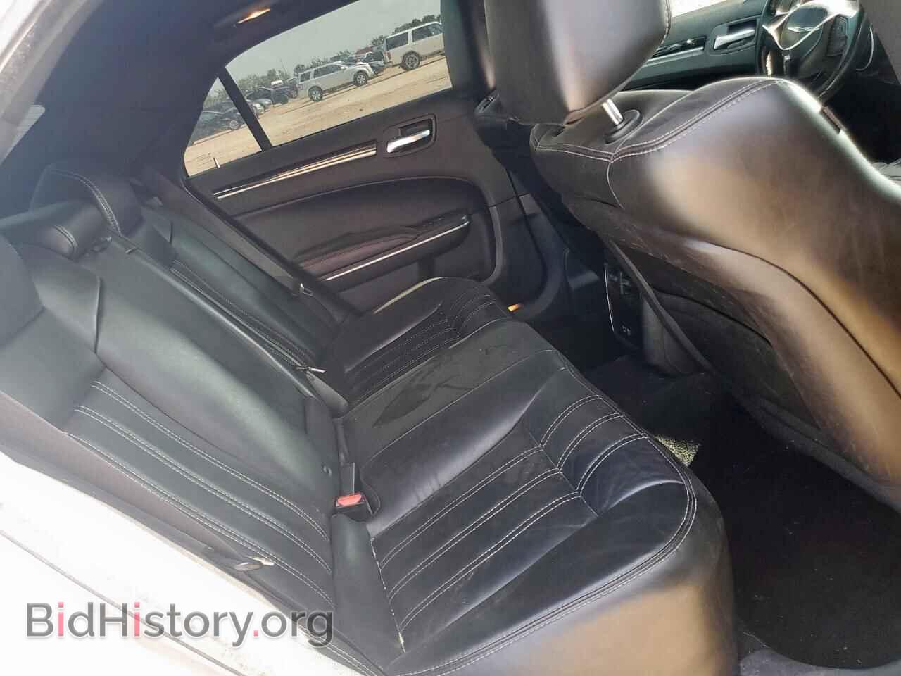 2019 CHRYSLER 300 - VIN: 2C3CCAGG5KH634419 - Фото 10
