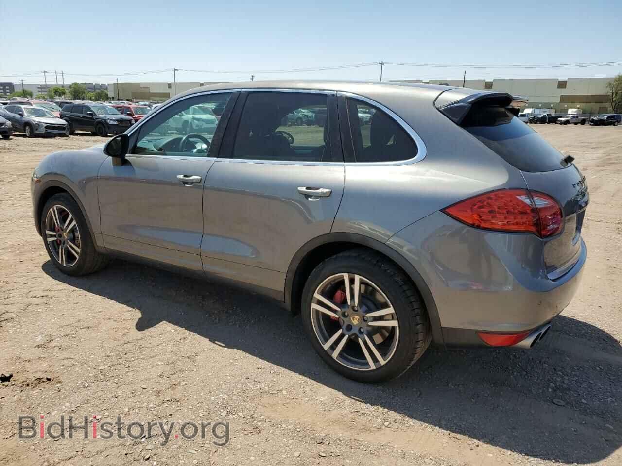 2011 PORSCHE CAYENNE - VIN: WP1AC2A21BLA81940 - Фото 2