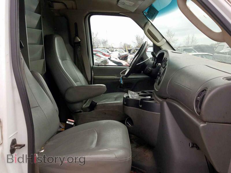 2006 Ford ECONOLINE (VIN 1FTSE34LX6DB33396) — фото 5 из 10