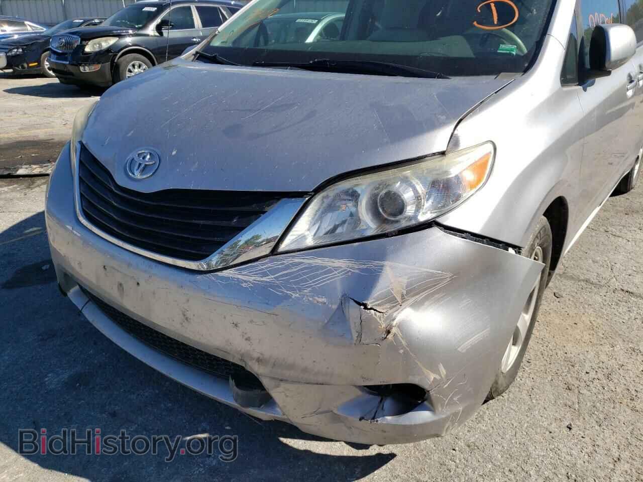 2011 TOYOTA SIENNA - VIN: 5TDKK3DC2BS035955 - Фото 9