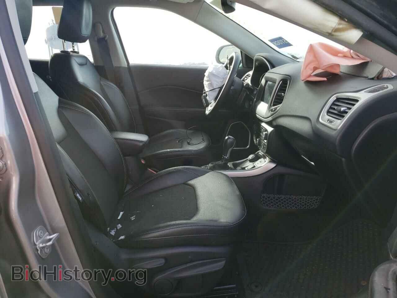 2019 JEEP COMPASS - VIN: 3C4NJDBB6KT768354 - Фото 5