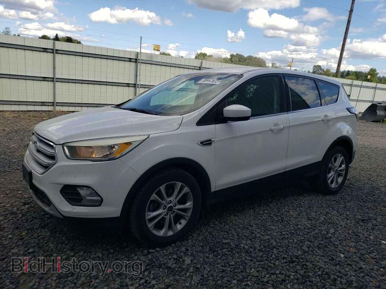 Фотография 1FMCU0GD2HUA15853 - FORD ESCAPE 2017