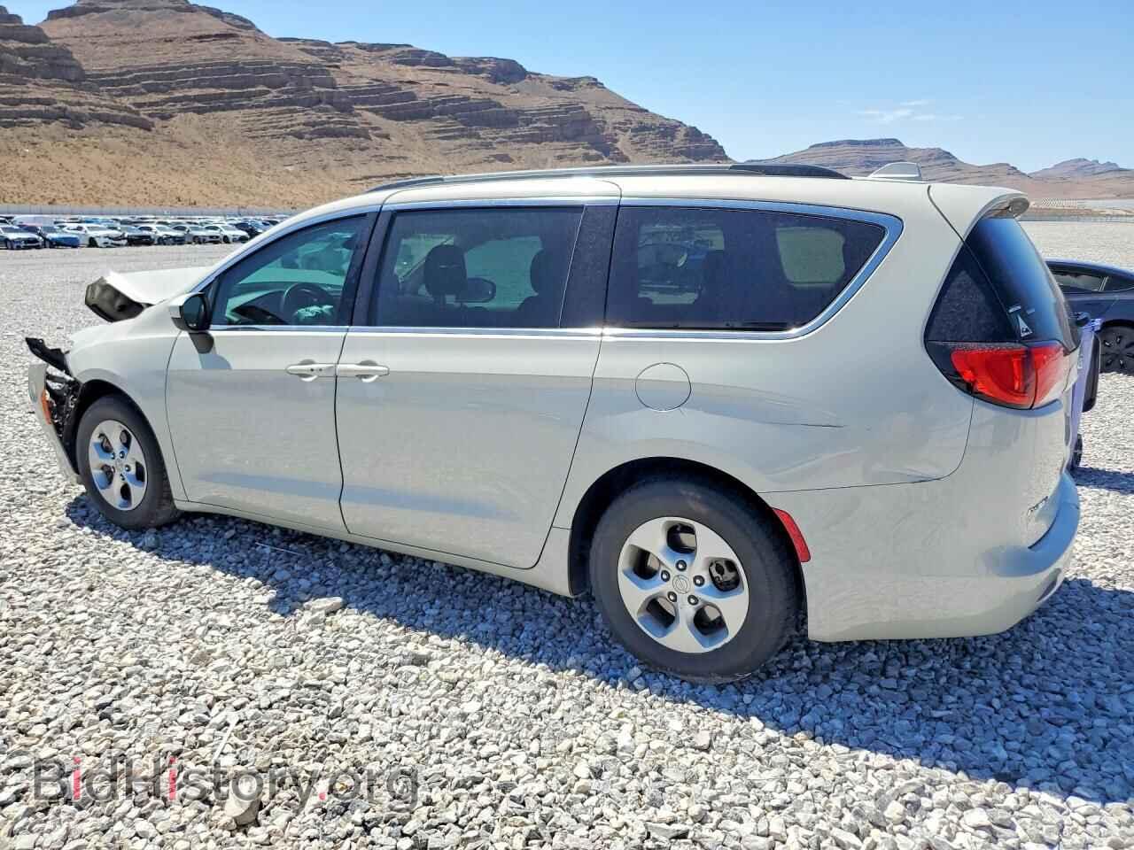 2017 CHRYSLER PACIFICA - VIN: 2C4RC1CG3HR571092 - Photo 2