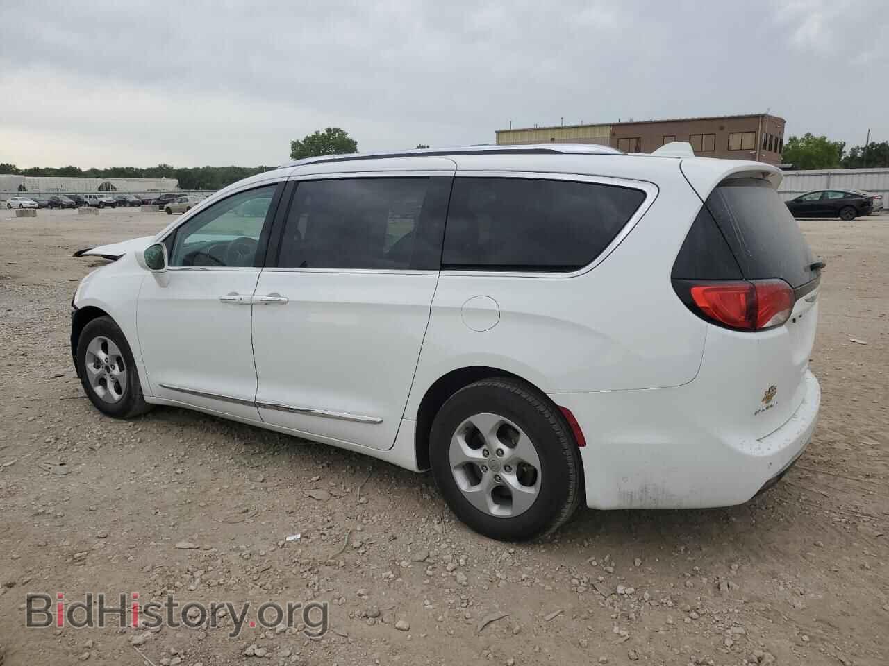 2017 CHRYSLER PACIFICA - VIN: 2C4RC1EG3HR628226 - Photo 2
