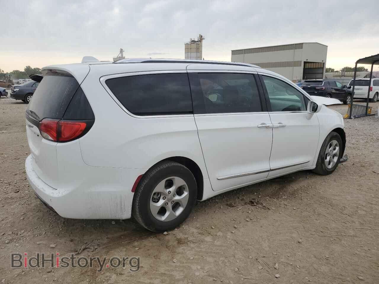 2017 CHRYSLER PACIFICA - VIN: 2C4RC1EG3HR628226 - Photo 3