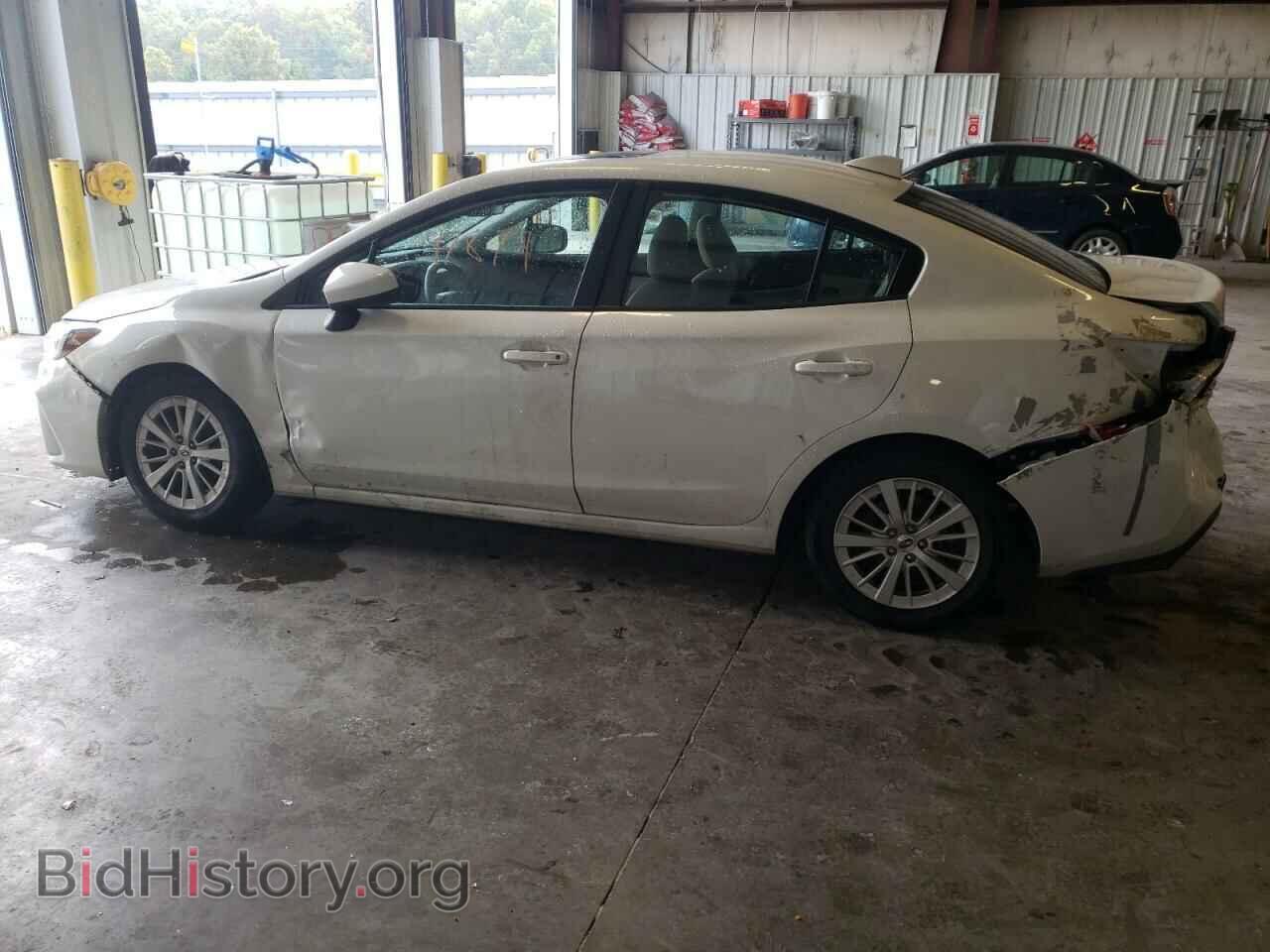 2018 SUBARU IMPREZA - VIN: 4S3GKAD68J3622987 - Фото 9