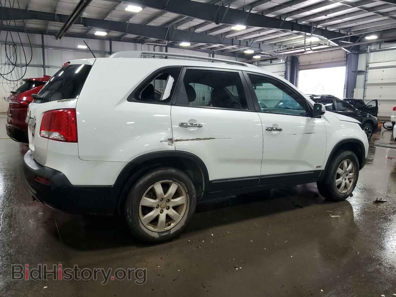 2011 KIA SORENTO - VIN: 5XYKTDA18BG128725 - Фото 3