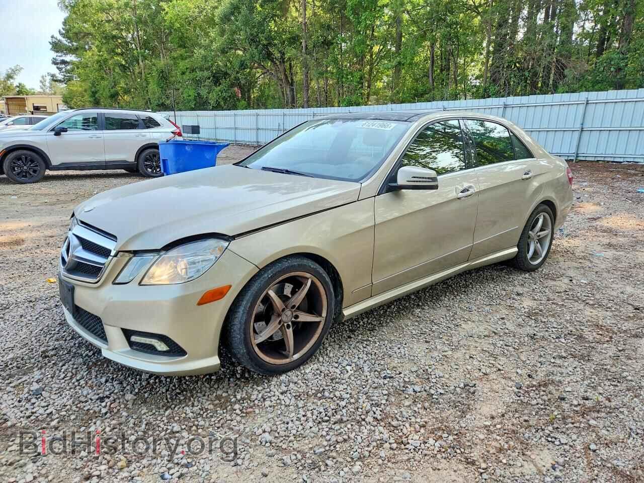 Photo WDDHF8HB7BA348323 - MERCEDES-BENZ E-CLASS 2011