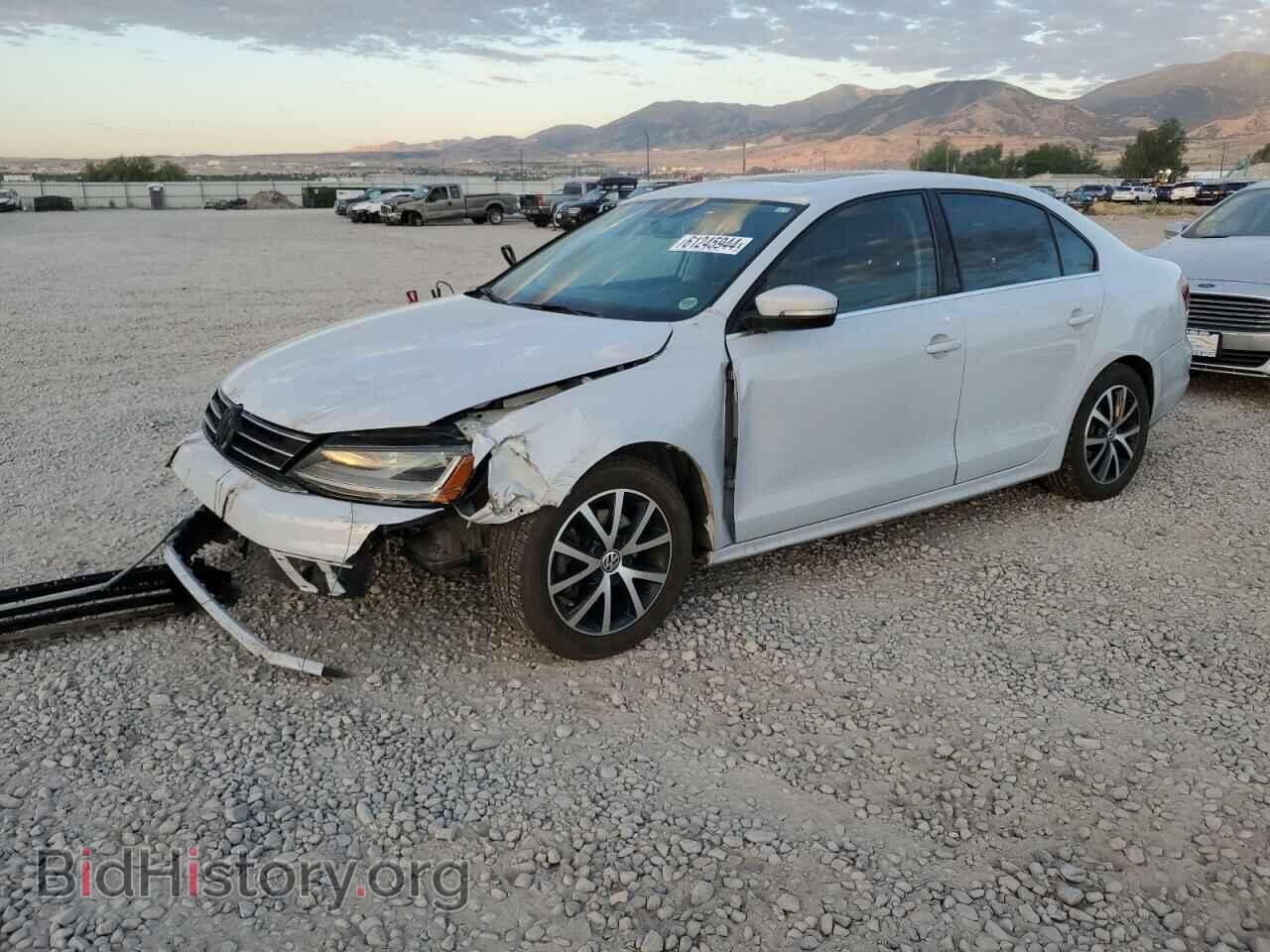 Фотография 3VWDB7AJ1HM236609 - VOLKSWAGEN JETTA 2017