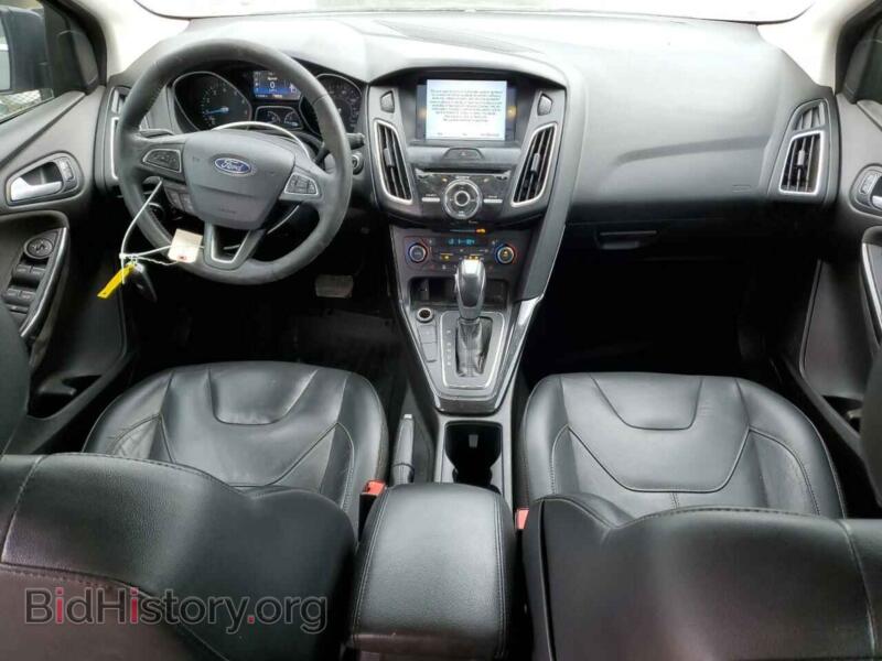 2017 Ford FOCUS (VIN 1FADP3N29HL272698) — photo 8 of 12