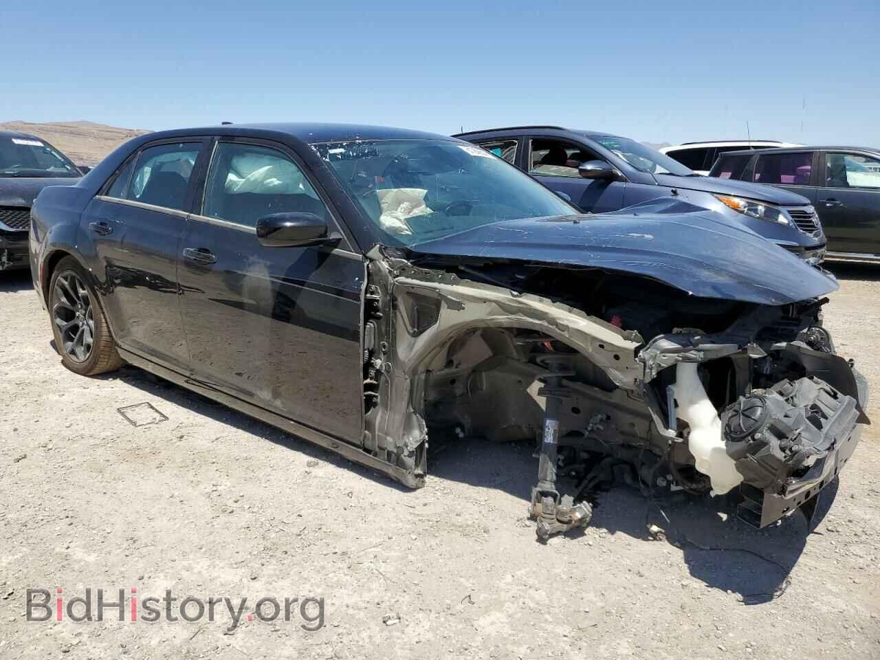 2019 CHRYSLER 300 - VIN: 2C3CCAAG2KH590338 - Фото 4
