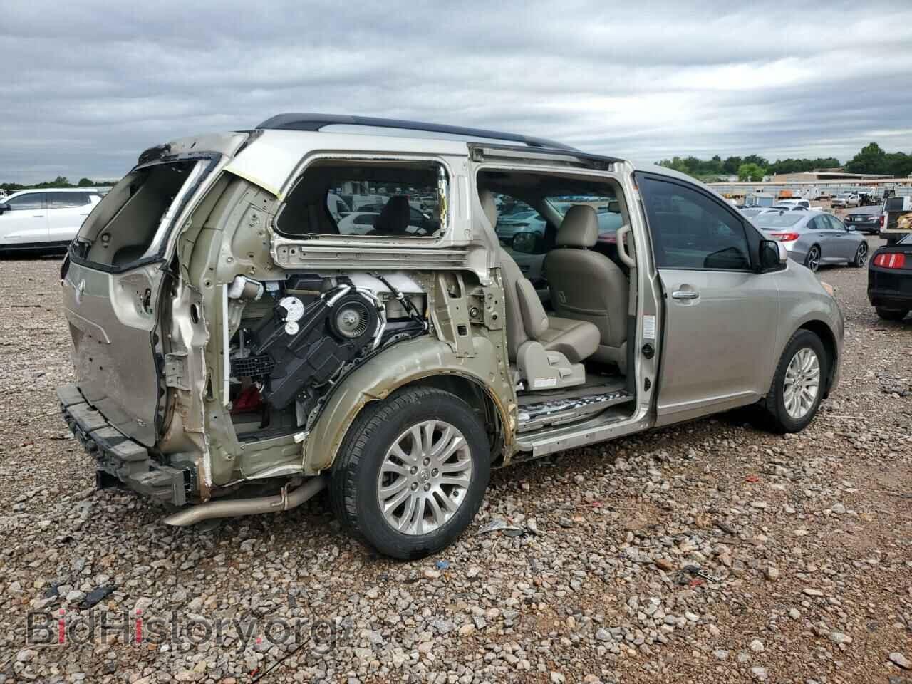 2017 TOYOTA All Models - VIN: 5TDYZ3DC4HS808083 - Фото 3