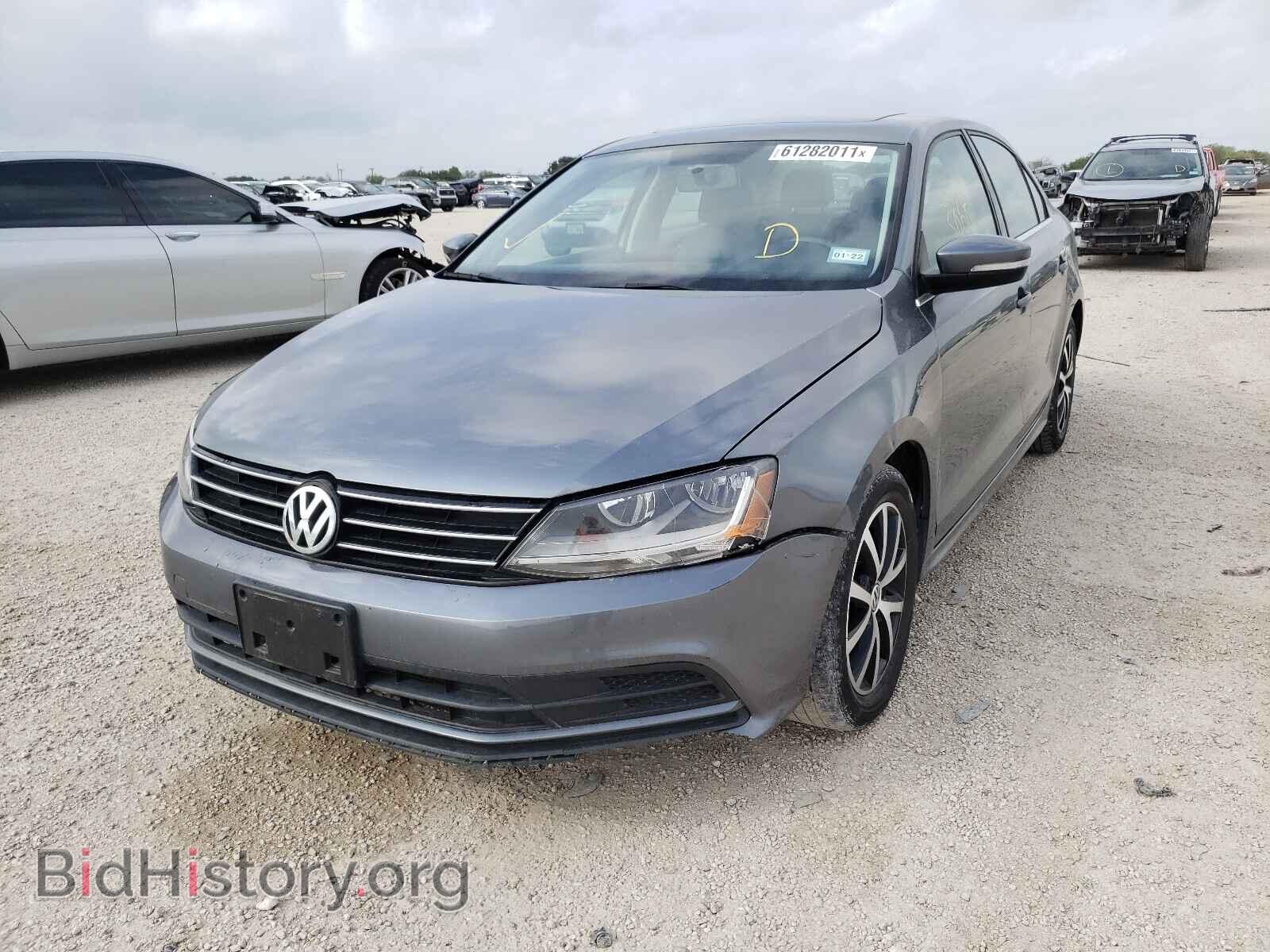 2017 VOLKSWAGEN JETTA - VIN: 3VWDB7AJ0HM353064 - Photo 2