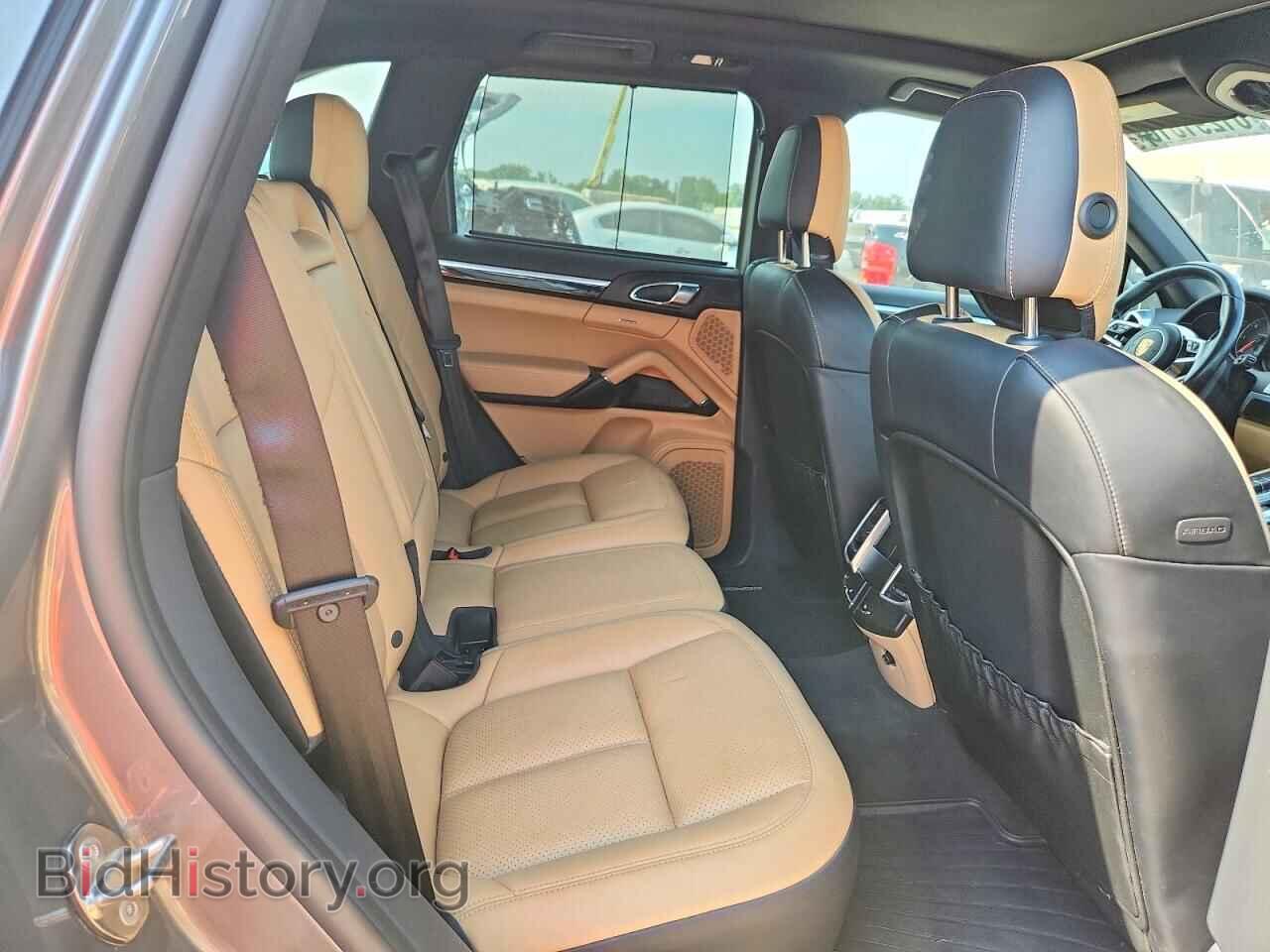 2016 PORSCHE CAYENNE - VIN: WP1AF2A28GLA40512 - Photo 11