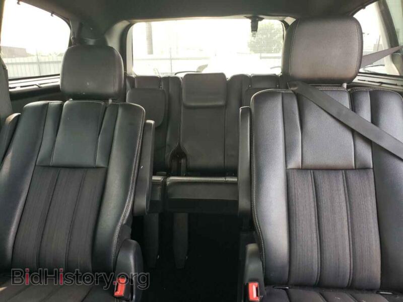 2016 Chrysler MINIVAN (VIN 2C4RC1HG1GR221340) — photo 10 of 13