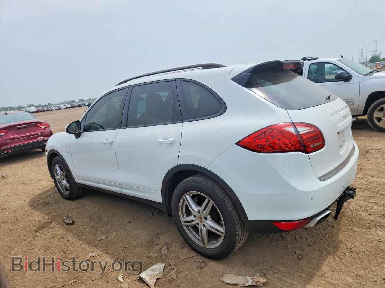 2014 PORSCHE CAYENNE - VIN: WP1AF2A24ELA32890 - Photo 2