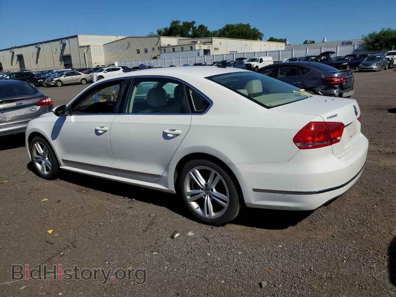 2012 VOLKSWAGEN PASSAT - VIN: 1VWCM7A3XCC103428 - Фото 2