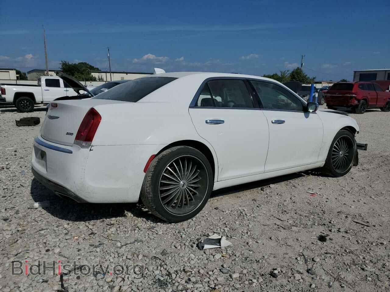 2019 CHRYSLER 300 - VIN: 2C3CCAEG6KH528290 - Фото 3