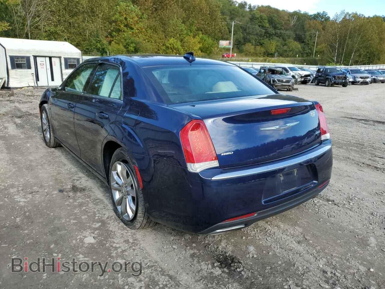 2017 CHRYSLER 300 - VIN: 2C3CCARG5HH614581 - Фото 3