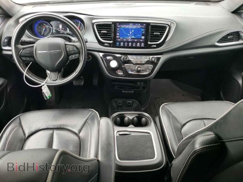 2020 Chrysler PACIFICA (VIN 2C4RC1GG5LR239531) — photo 8 of 14