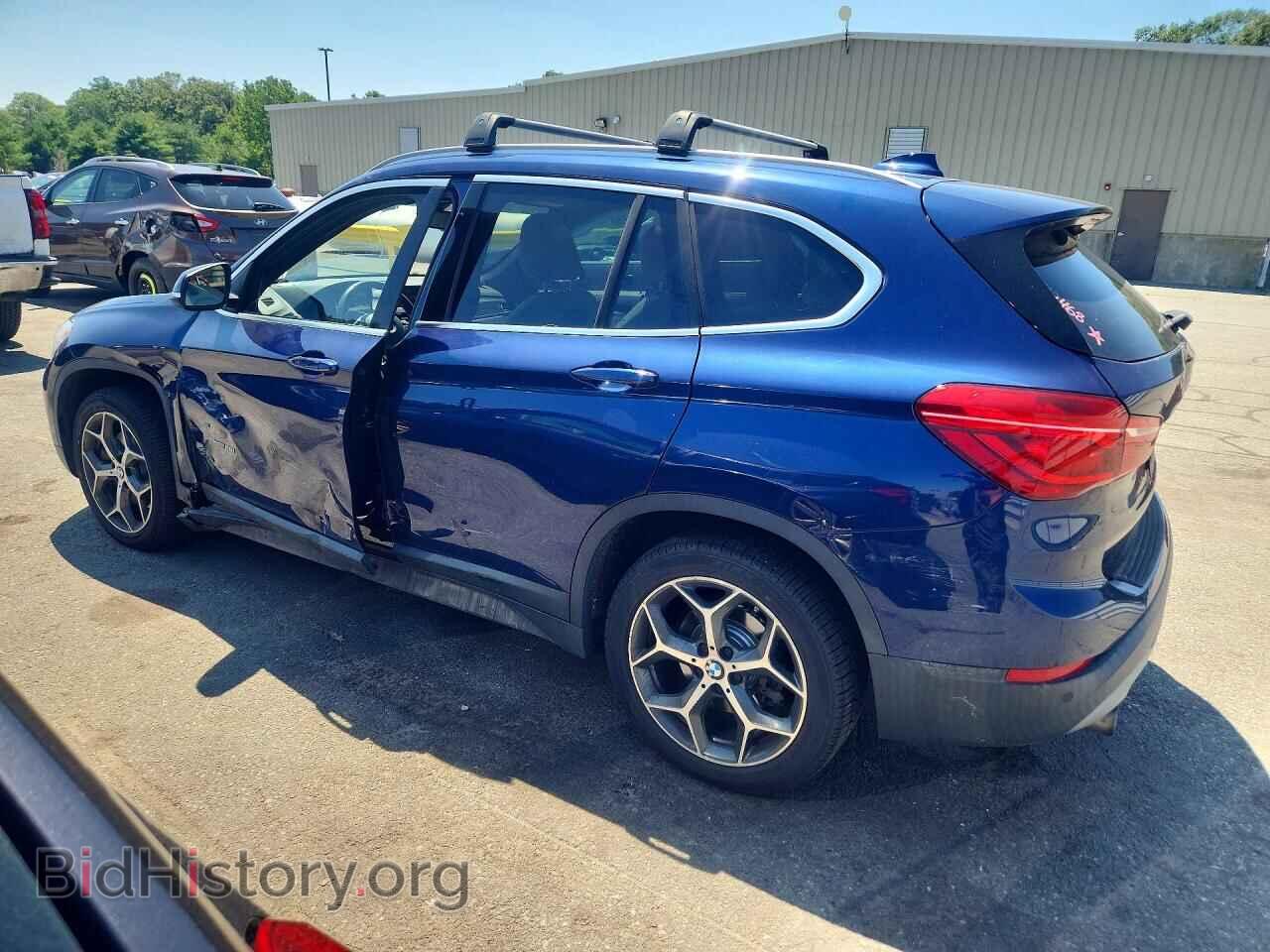 2017 BMW X1 - VIN: WBXHT3C36H5F72468 - Фото 2