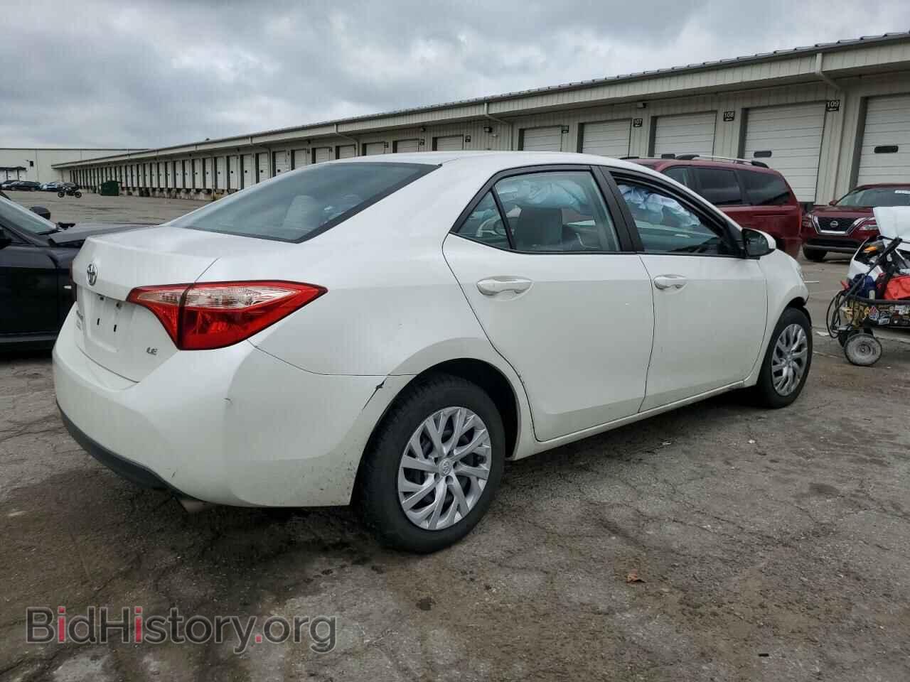 2018 TOYOTA COROLLA - VIN: 5YFBURHE2JP854870 - Фото 3