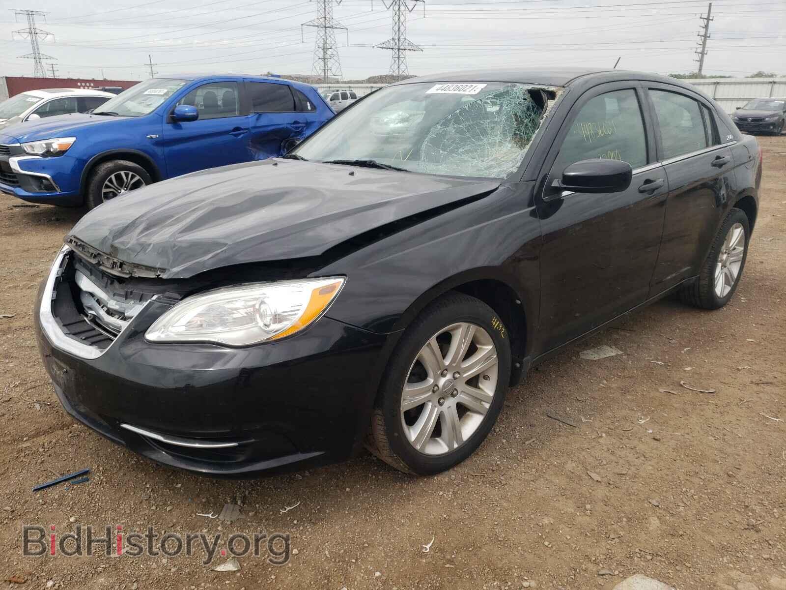2011 CHRYSLER 200 - VIN: 1C3BC1FB2BN623984 - Фото 2