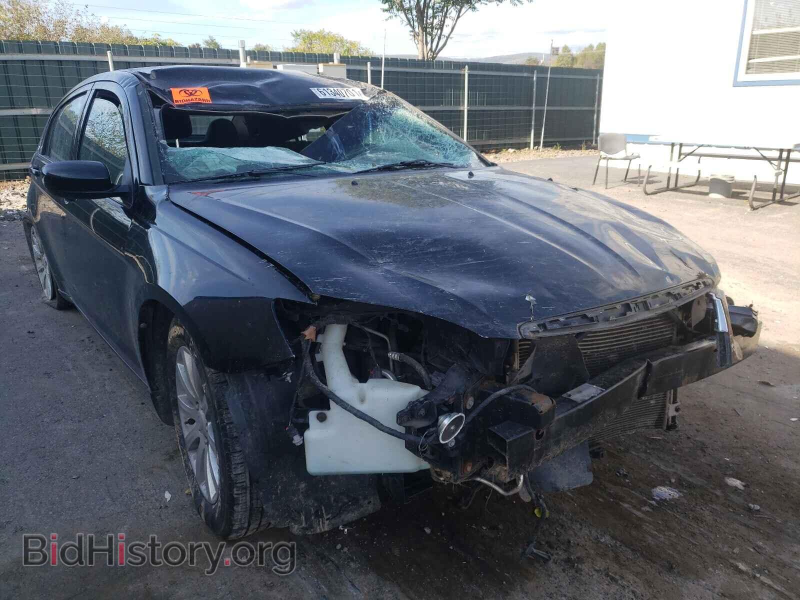 Photo 1C3BC1FB1BN570131 - CHRYSLER 200 2011