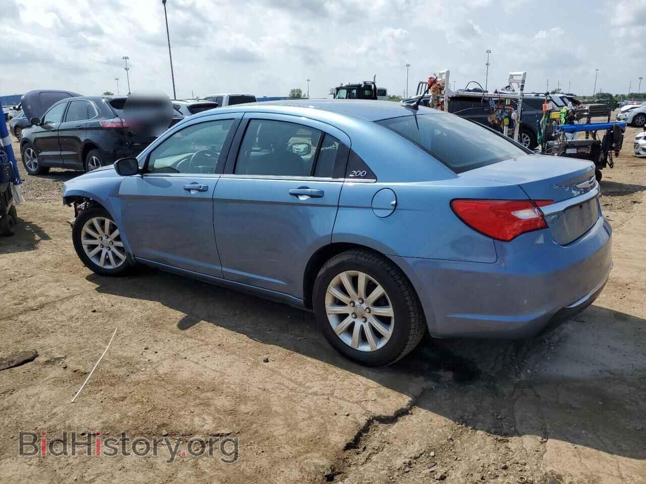 2011 CHRYSLER 200 - VIN: 1C3BC1FB4BN532425 - Фото 2