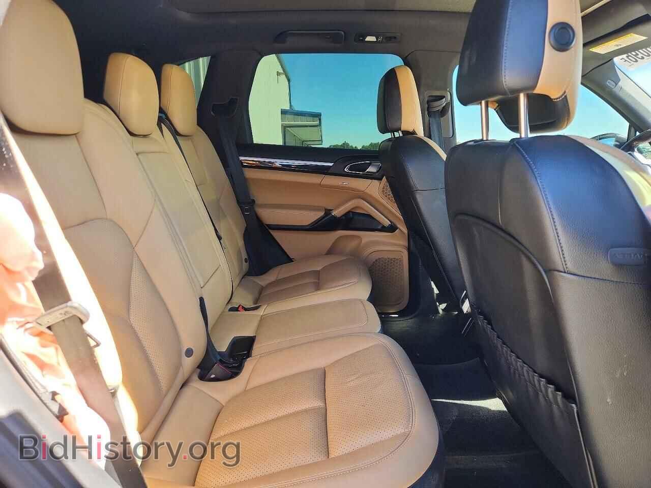2017 PORSCHE CAYENNE - VIN: WP1AA2A26HKA91416 - Photo 10