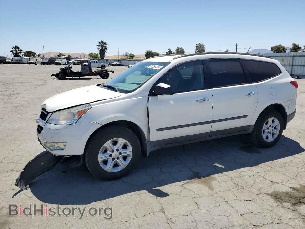 Фотография 1GNKRFED3CJ230814 - CHEVROLET TRAVERSE 2012