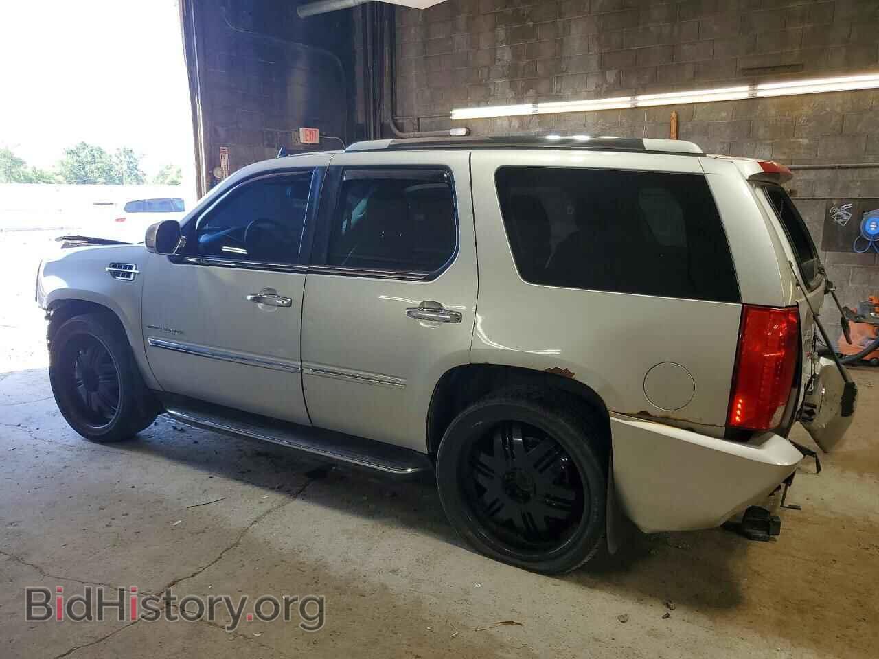 2011 CADILLAC ESCALADE - VIN: 1GYS4BEF7BR319040 - Фото 2