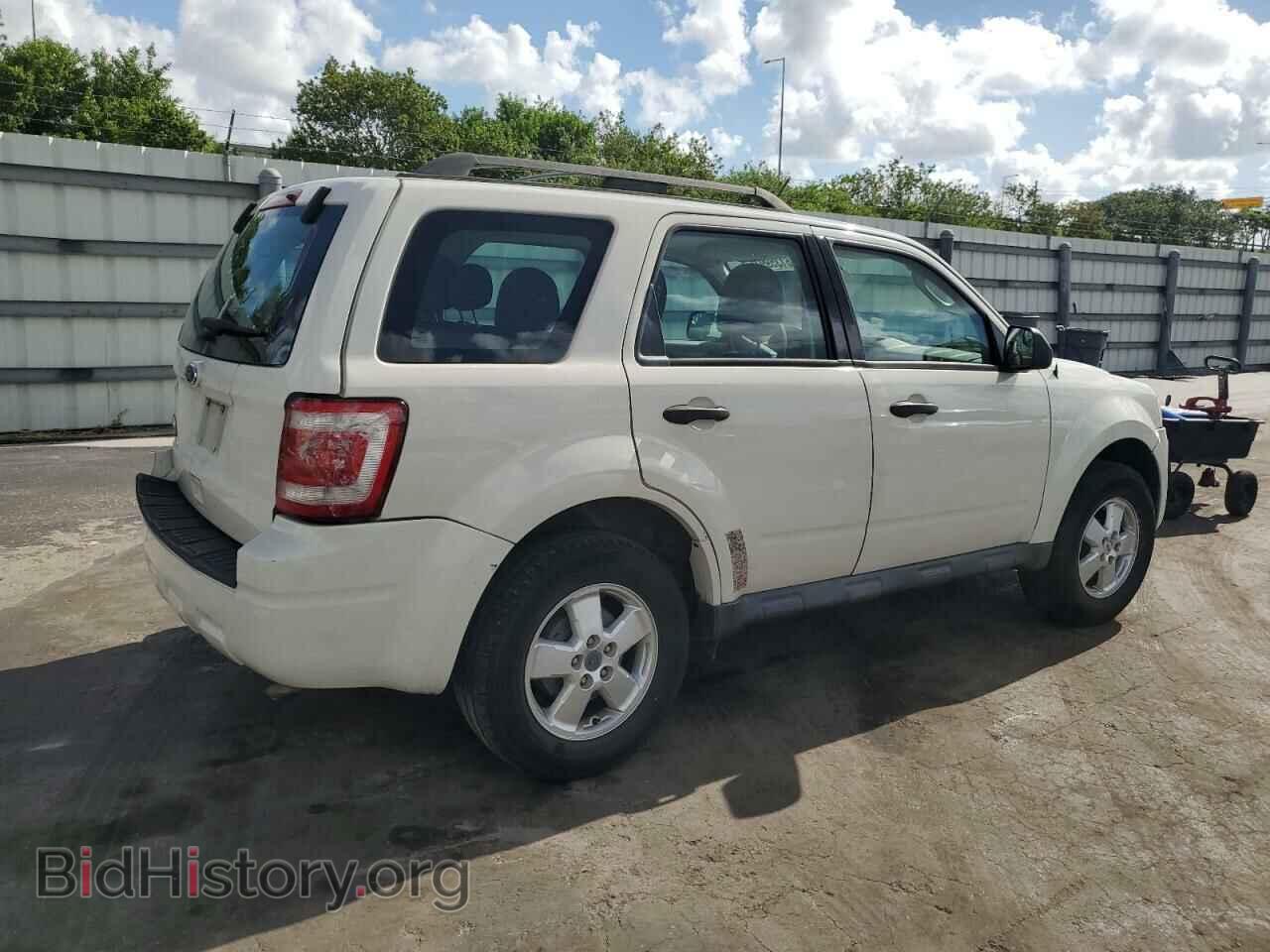 2011 FORD ESCAPE - VIN: 1FMCU9C71BKC08406 - Фото 3