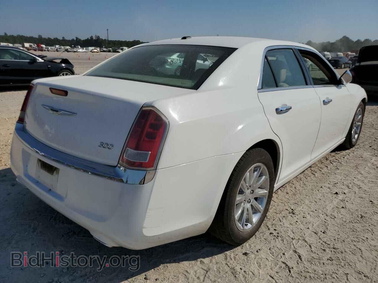 2012 CHRYSLER 300 - VIN: 2C3CCACG2CH138937 - Фото 4