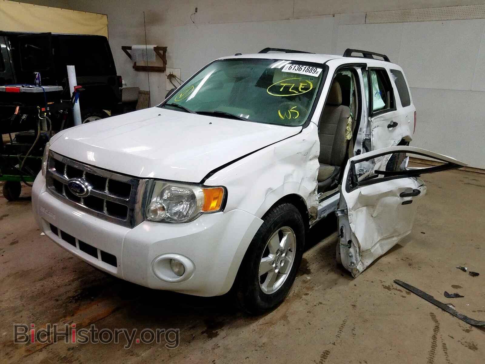 2011 FORD ESCAPE - VIN: 1FMCU0D71BKB74980 - Фото 2