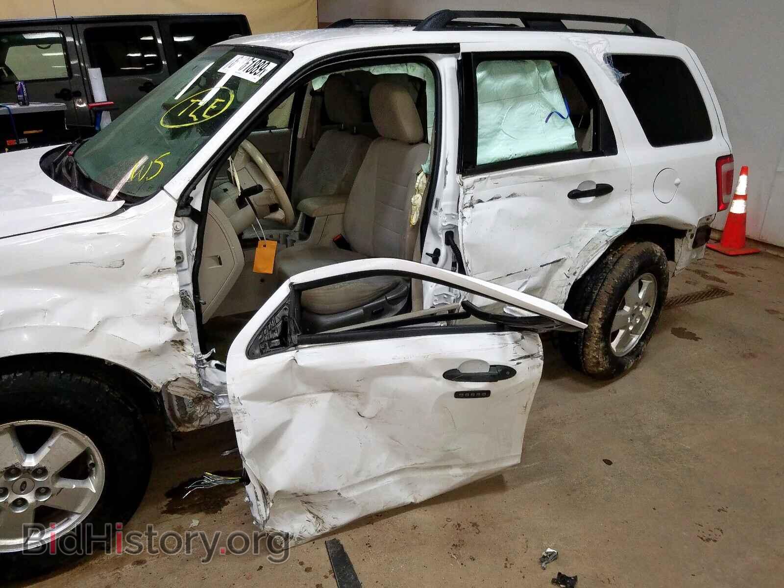 2011 FORD ESCAPE - VIN: 1FMCU0D71BKB74980 - Фото 9