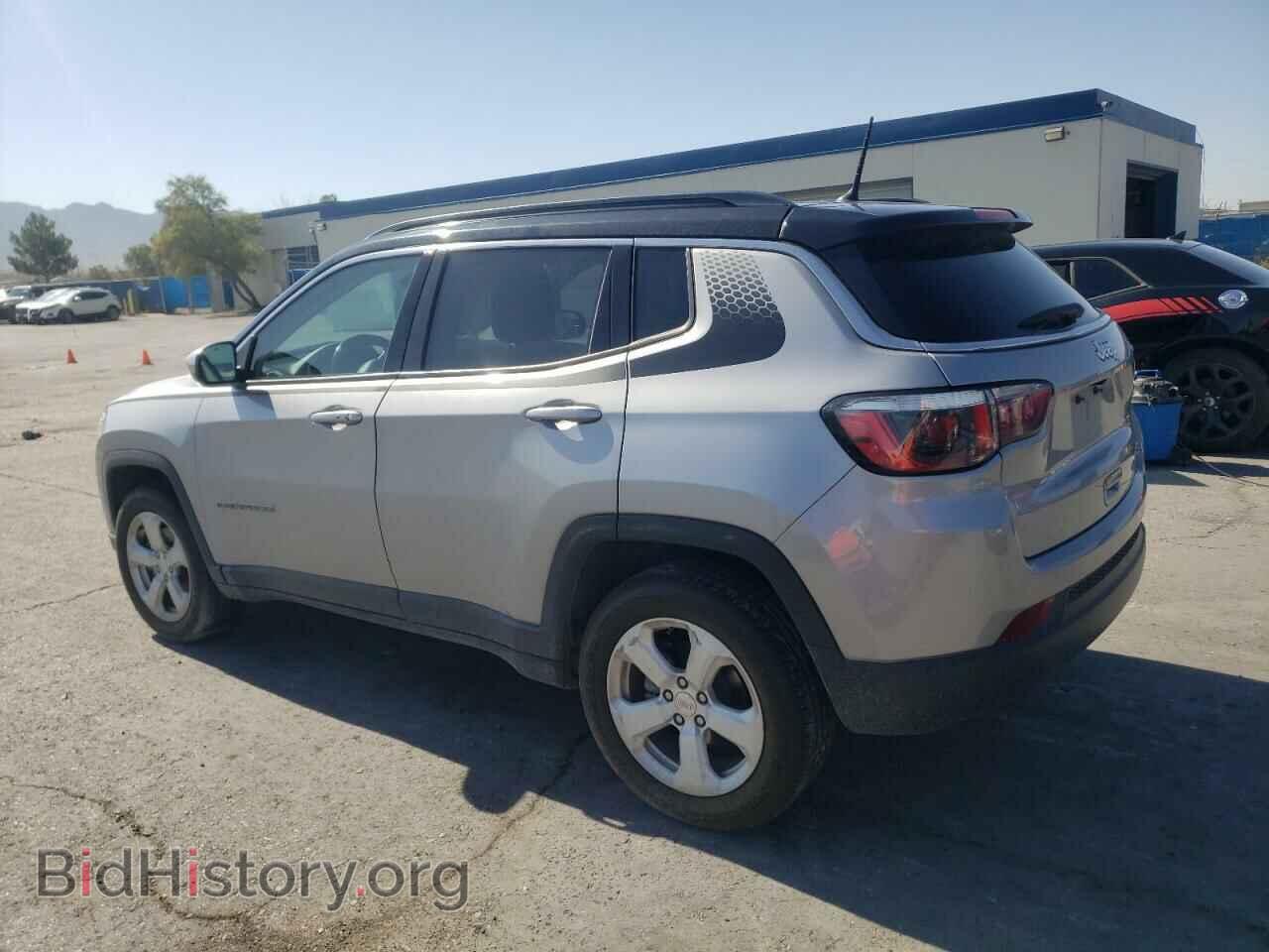 2018 JEEP COMPASS - VIN: 3C4NJCBB2JT240819 - Фото 2