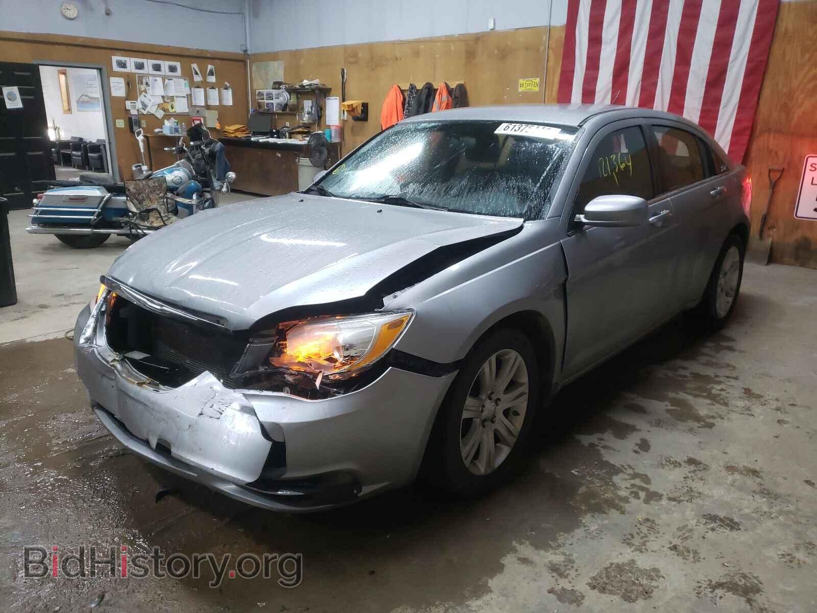 2013 CHRYSLER 200 - VIN: 1C3CCBAB4DN647742 - Photo 2