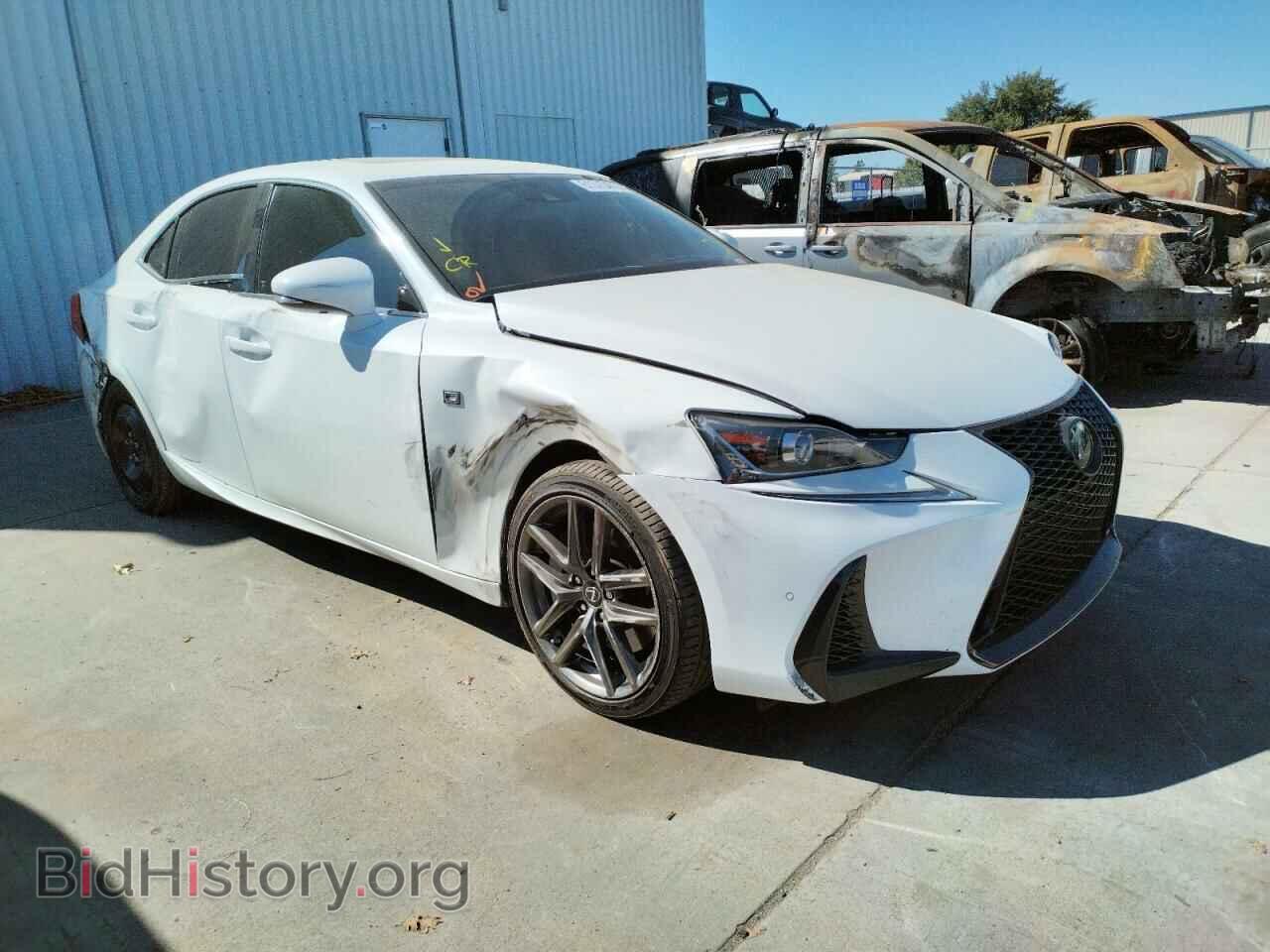 Photo JTHBA1D27J5070752 - LEXUS IS 2018