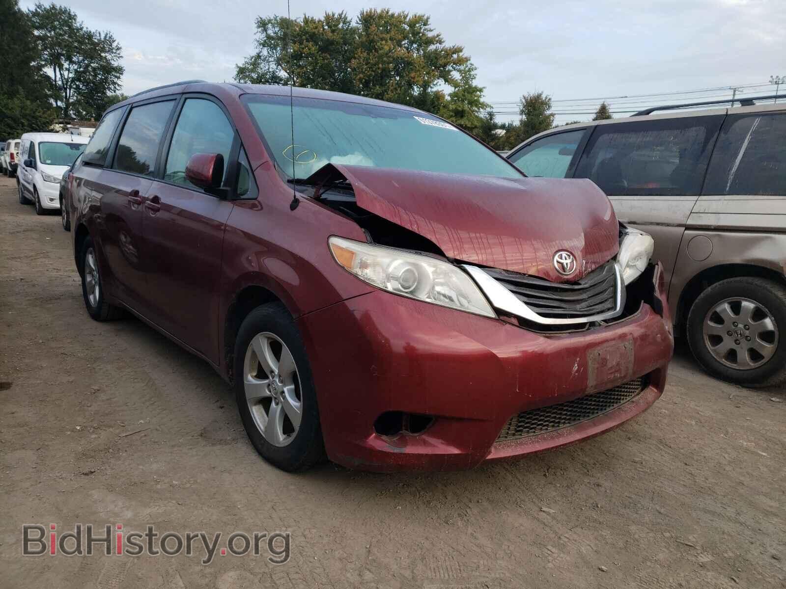 Photo 5TDKK3DC9BS150178 - TOYOTA SIENNA 2011