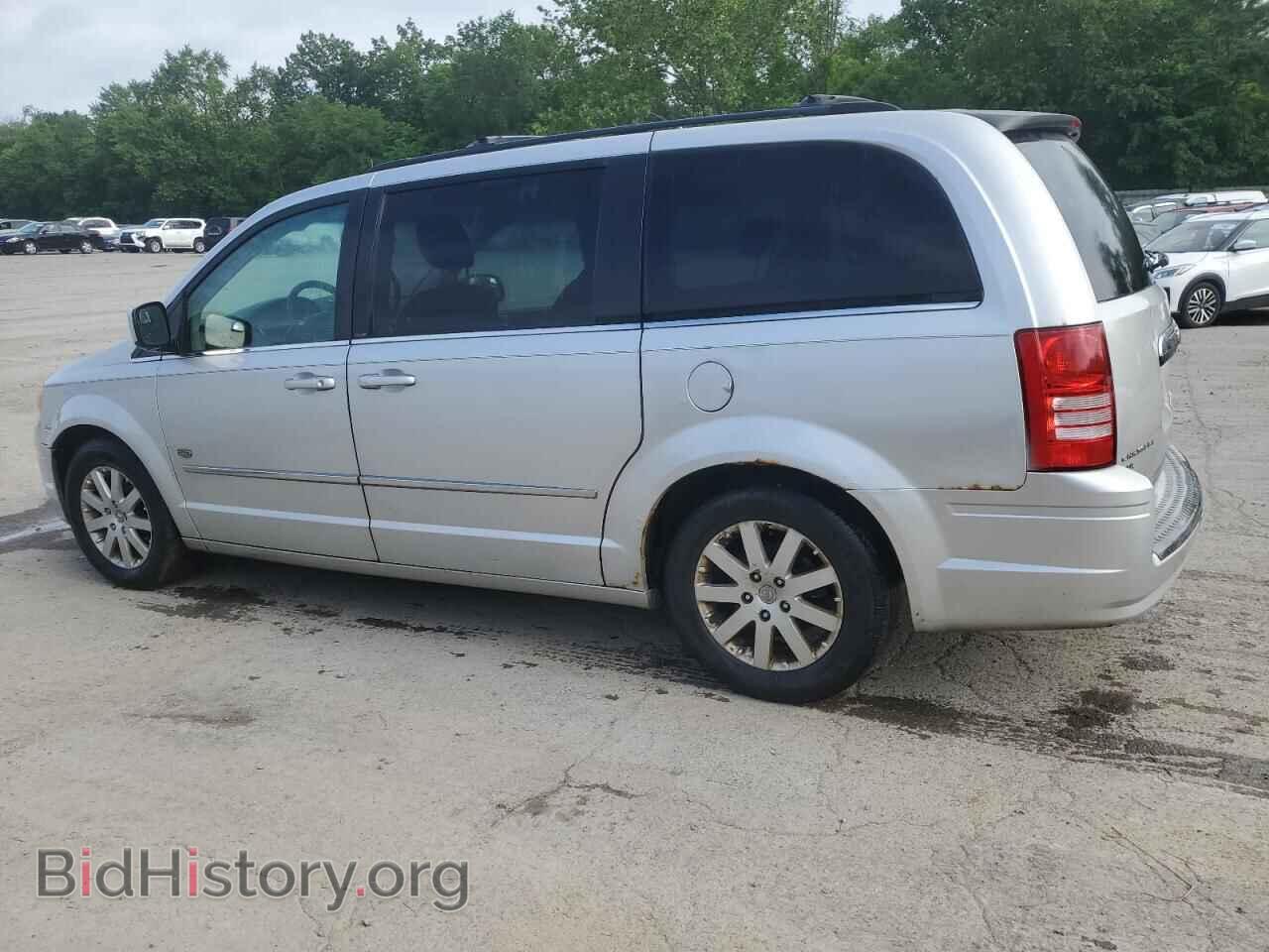 2009 CHRYSLER MINIVAN - VIN: 2A8HR54X39R647968 - Фото 2