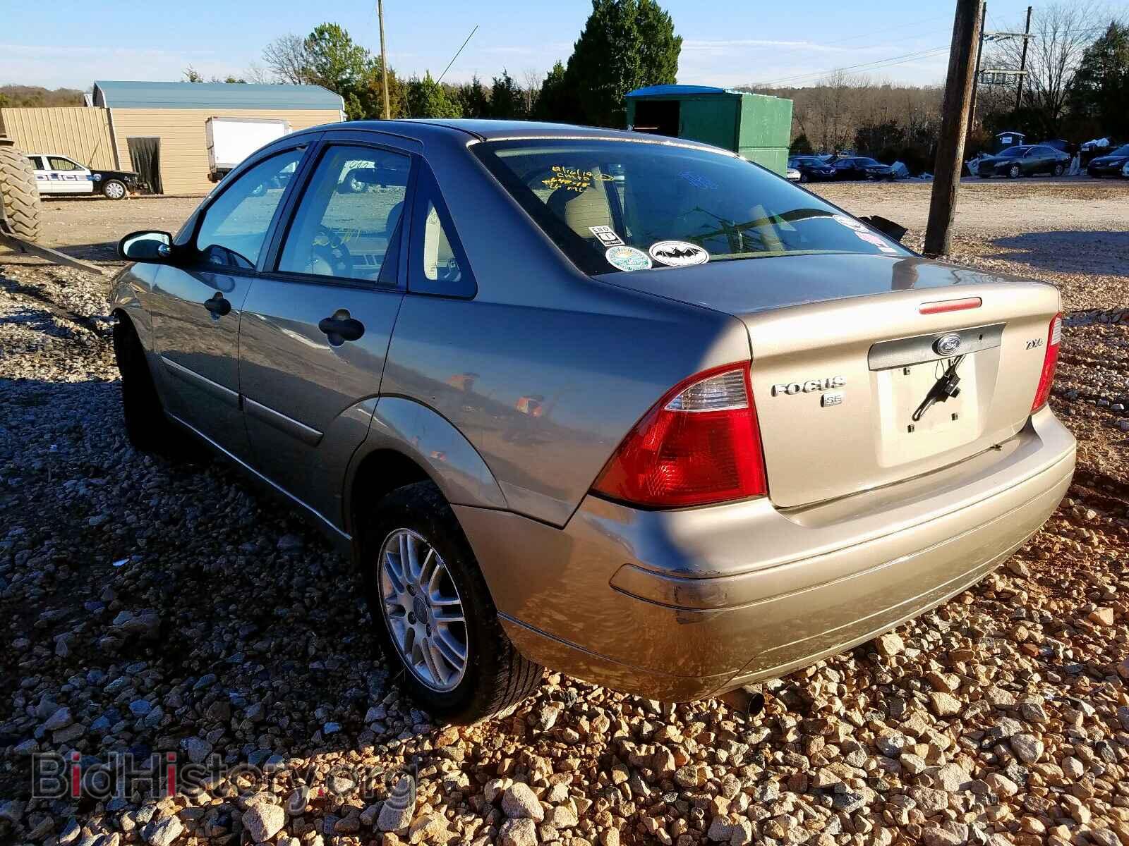 2005 FORD FOCUS - VIN: 1FAFP34N05W228779 - Фото 3