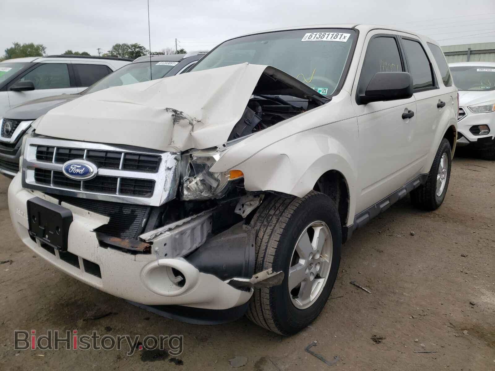 2011 FORD ESCAPE - VIN: 1FMCU0C73BKC04658 - Фото 2