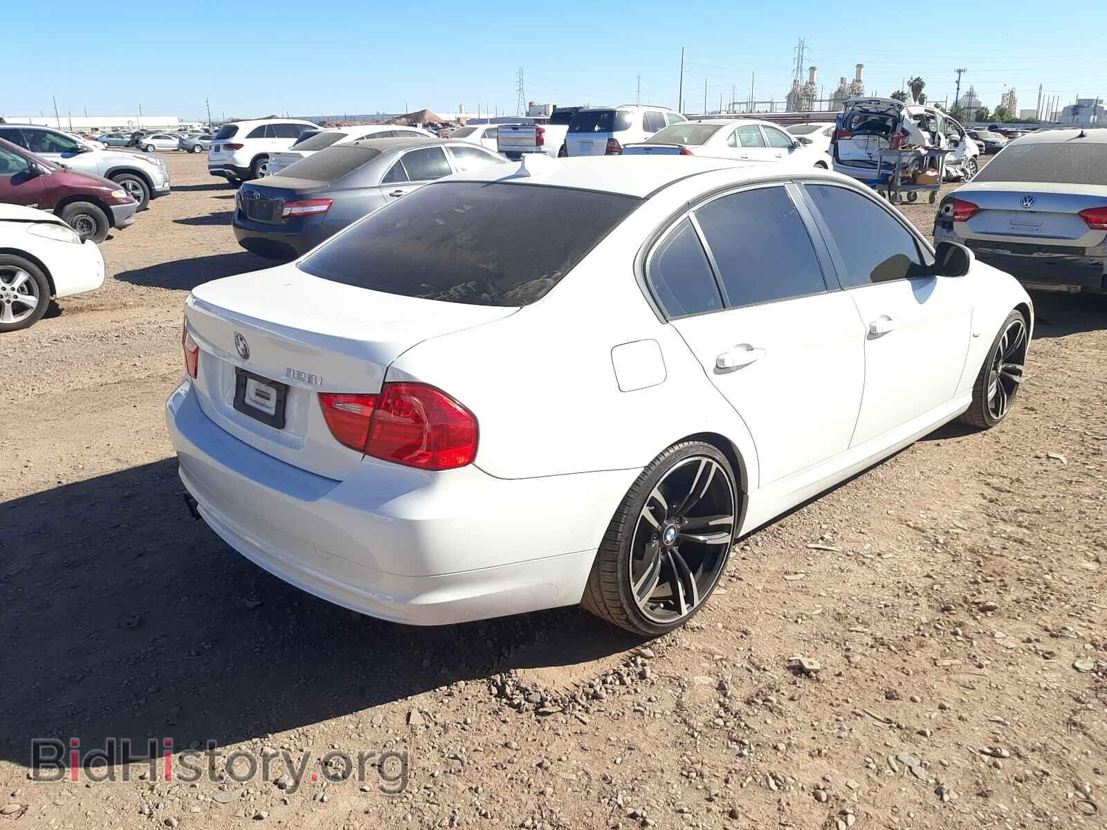 2009 BMW 3 SERIES - VIN: WBAPH57519NL80064 - Фото 4