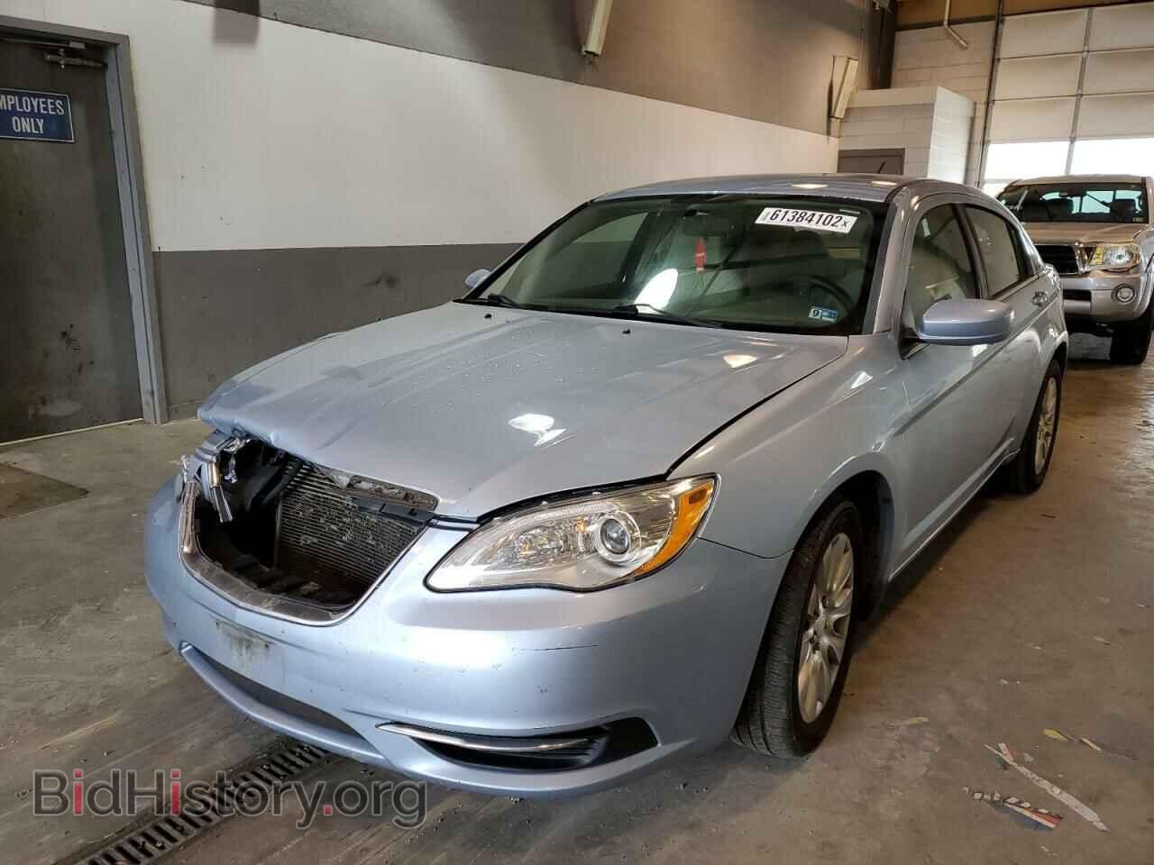 2013 CHRYSLER 200 - VIN: 1C3CCBAB2DN588870 - Фото 2