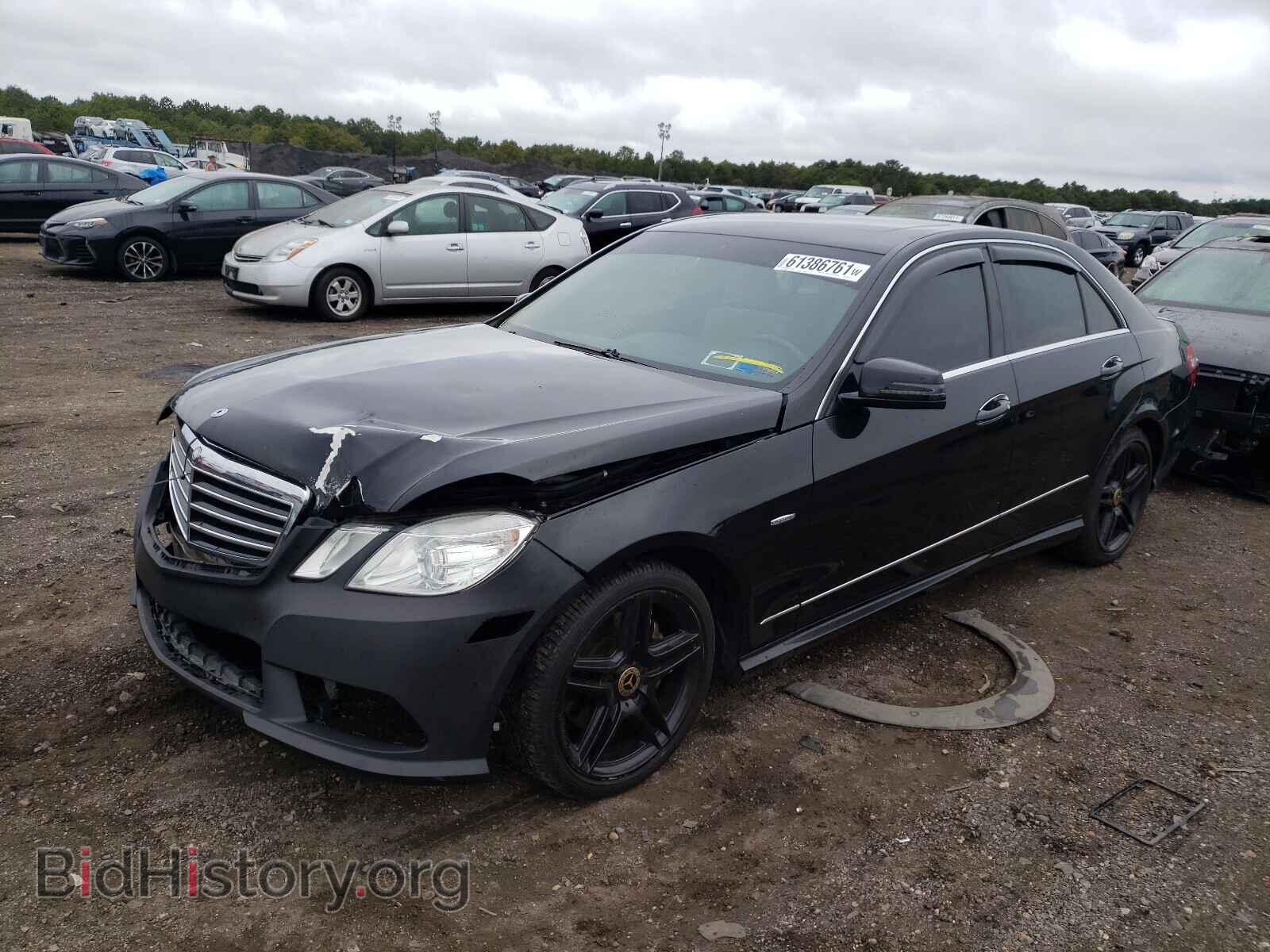 2012 MERCEDES-BENZ E-CLASS - VIN: WDDHF8JBXCA562587 - Фото 2