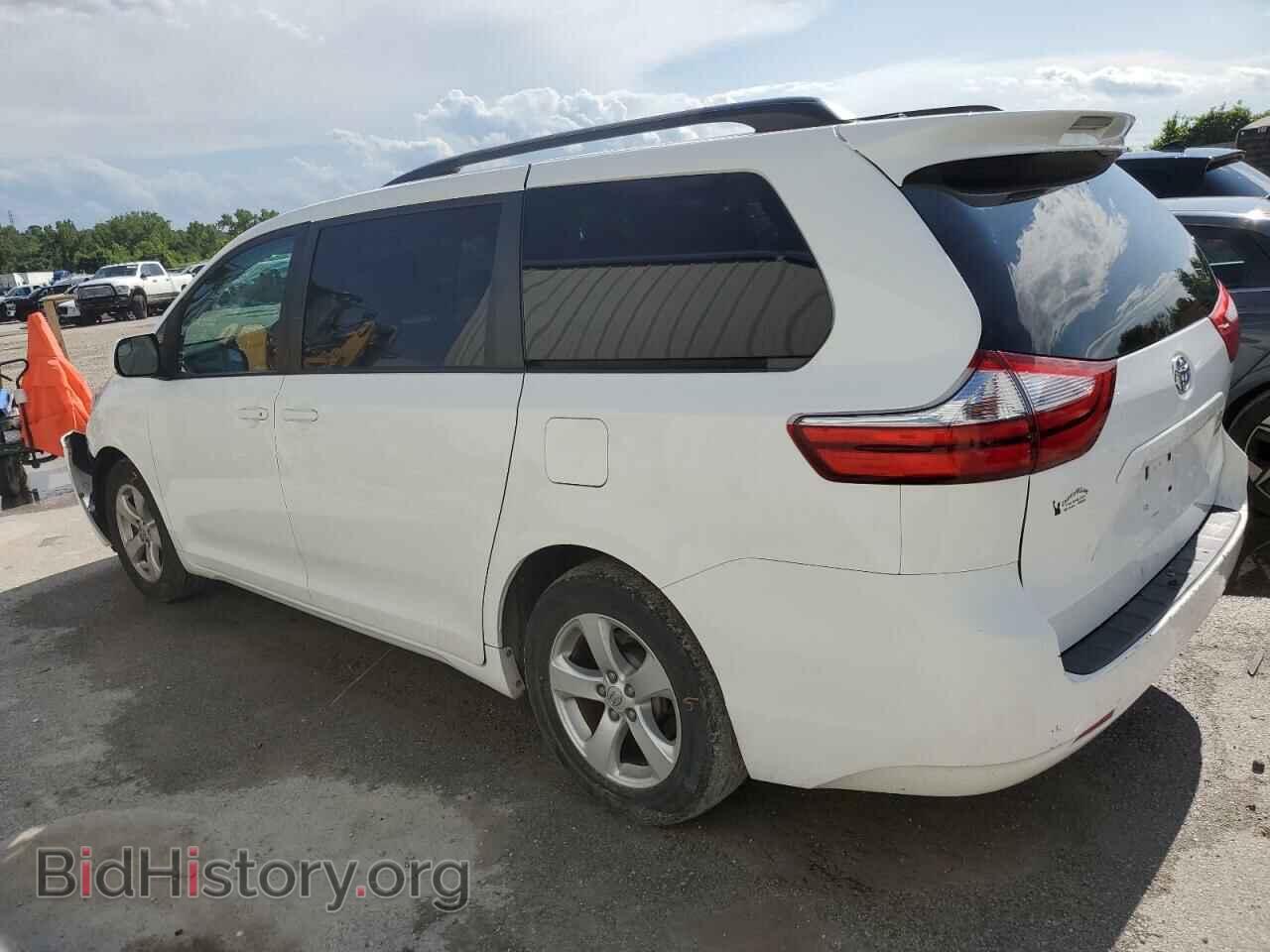 2017 TOYOTA All Models - VIN: 5TDKZ3DC2HS839208 - Фото 2